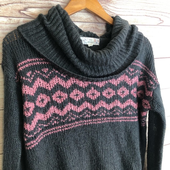 5/$25 Pink Republic Gray Cowl Neck Sweater S - Picture 5 of 7